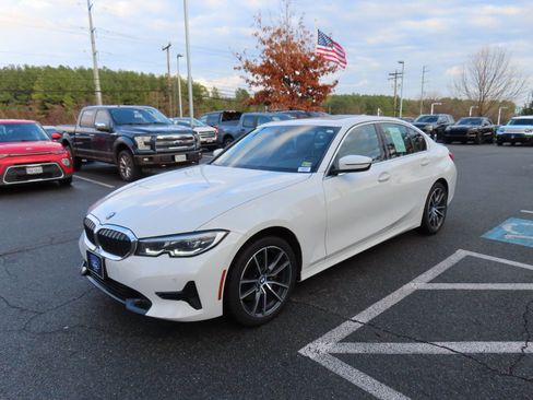 Used 2022 BMW 330i xDrive Sedan w/ Driving Assistance Package image 3