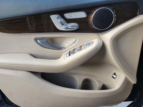 Used 2022 Mercedes-Benz GLC 300 image 26