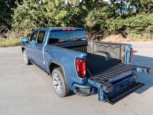 New 2026 GMC Sierra 1500 Denali w/ Denali Reserve Package image 4