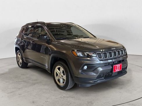 Used 2023 Jeep Compass Latitude w/ Sun and Sound Group AWD/4WD image 8