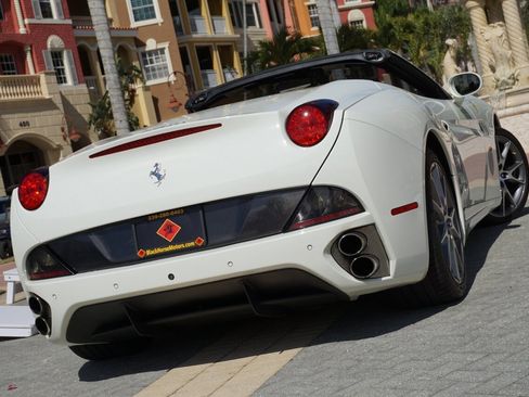 Used 2014 Ferrari California image 67