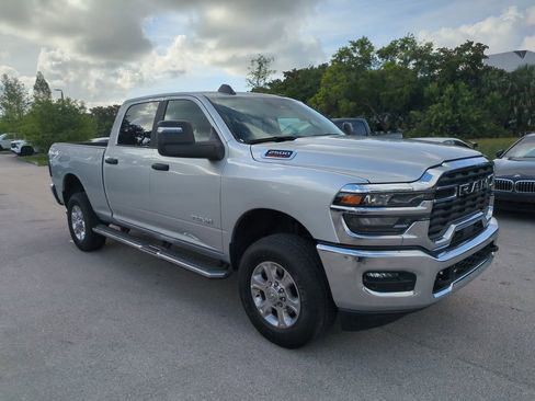 Used 2026 RAM 2500 Big Horn AWD/4WD image 2