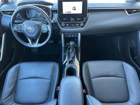Used 2024 Toyota Corolla Cross XLE image 12