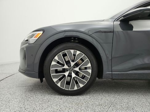 Used 2024 Audi Q8 e-tron Premium Plus w/ Premium Plus Package AWD/4WD image 18