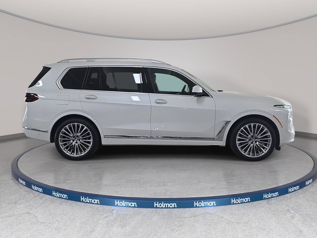 Used 2026 BMW X7 xDrive40i AWD/4WD image 6