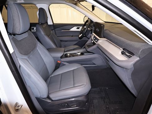 New 2026 Ford Explorer Active w/ Active Comfort Package image 18