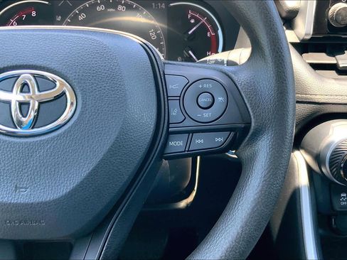 Used 2024 Toyota RAV4 XLE FWD image 24