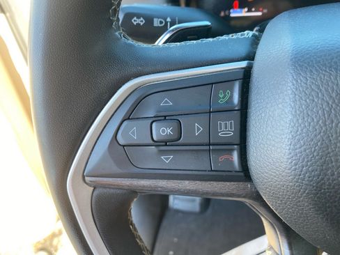 Used 2023 Jeep Grand Cherokee Limited image 19