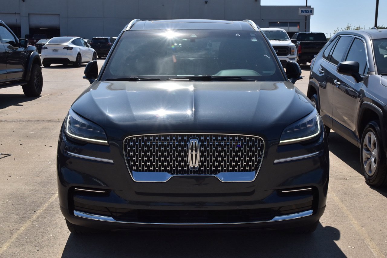 Certified 2024 Lincoln Aviator Reserve AWD/4WD image 3