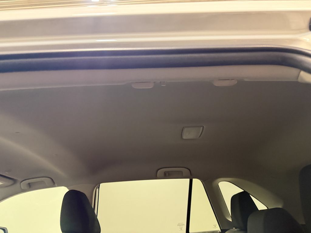 Used 2023 Toyota RAV4 LE AWD/4WD image 10