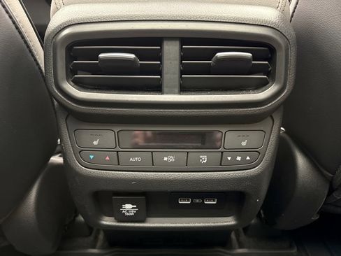Used 2023 Honda Pilot Elite image 21