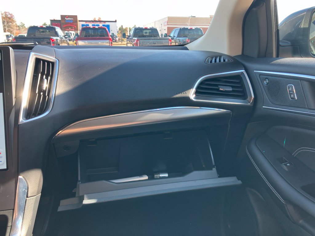 Used 2024 Ford Edge Titanium AWD/4WD image 27