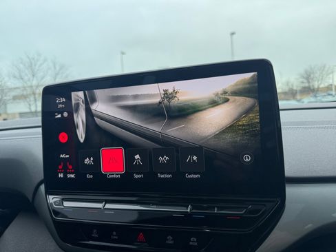 Used 2023 Volkswagen ID.4 Pro S Plus image 7