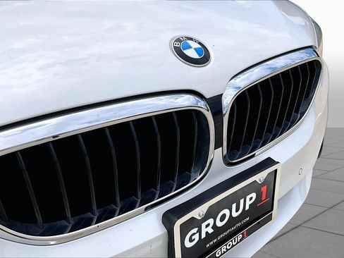 Used 2020 BMW 530i w/ Premium Package RWD image 30
