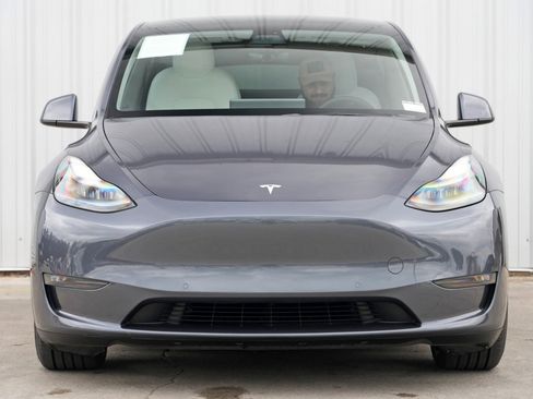 Used 2022 Tesla Model Y Performance image 7
