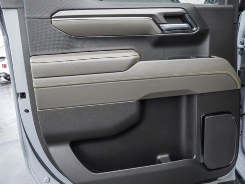 Used 2024 Chevrolet Silverado 1500 ZR2 w/ Technology Package image 26