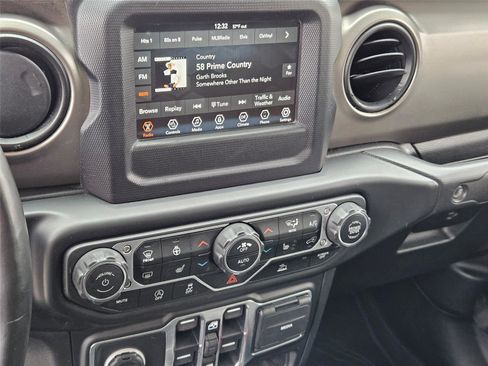 Used 2020 Jeep Gladiator Sport w/ Quick Order Package 24S AWD/4WD image 17