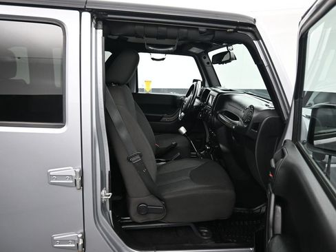 Used 2016 Jeep Wrangler Unlimited Sport AWD/4WD image 32