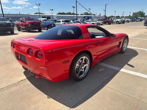 Used 2000 Chevrolet Corvette Coupe w/ Roof Pkg RWD image 25