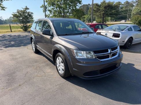 Used 2015 Dodge Journey American Value Package FWD image 1