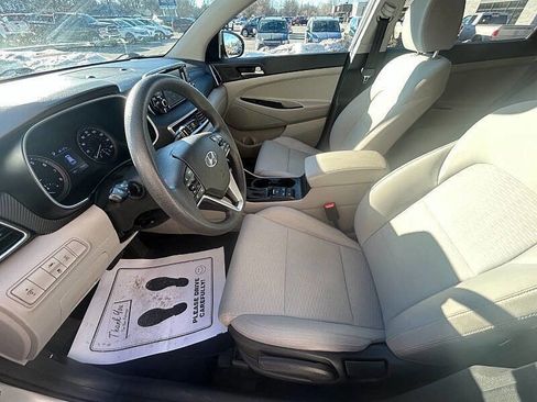 Used 2019 Hyundai Tucson SE image 9
