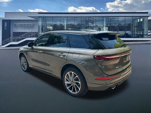 Used 2025 Lincoln Corsair Grand Touring w/ Equipment Group 301A AWD/4WD image 5
