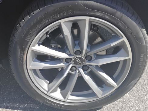 Certified 2025 Audi Q3 2.0T Premium w/ Black Optic Sport Package image 11