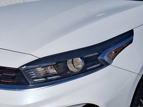 Certified 2022 Kia Forte GT-Line image 9