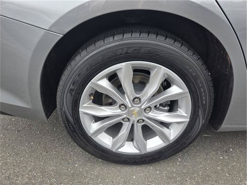 Used 2023 Chevrolet Malibu LT FWD image 9