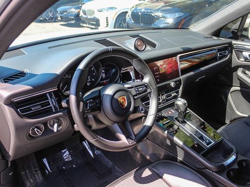Used 2023 Porsche Macan Turbo AWD/4WD image 16
