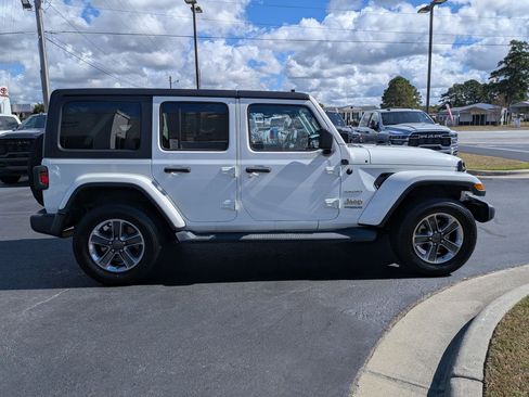 Used 2019 Jeep Wrangler Unlimited Sahara image 4