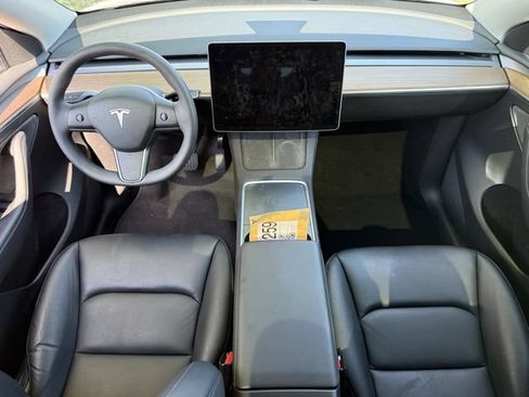 Used 2024 Tesla Model Y Long Range AWD/4WD image 10