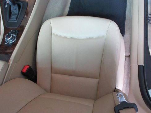 Used 2011 BMW 328i Wagon RWD image 27