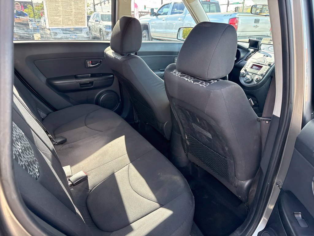 Used 2010 Kia Soul + FWD image 28
