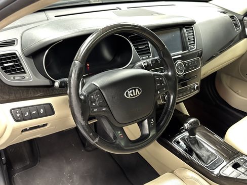Used 2015 Kia Cadenza Premium w/ Technology Package image 9