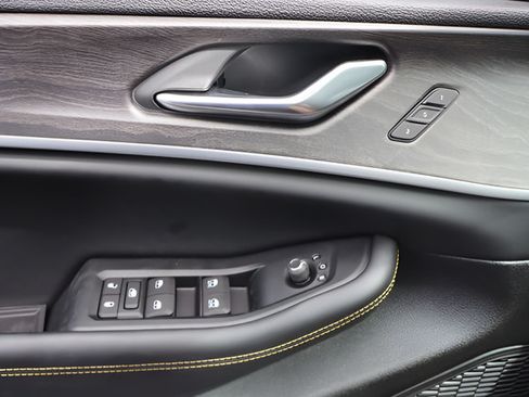 New 2026 Jeep Grand Cherokee Limited AWD/4WD image 25