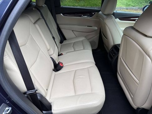 Used 2017 Cadillac XT5 Luxury w/ Driver Awareness Package FWD image 19