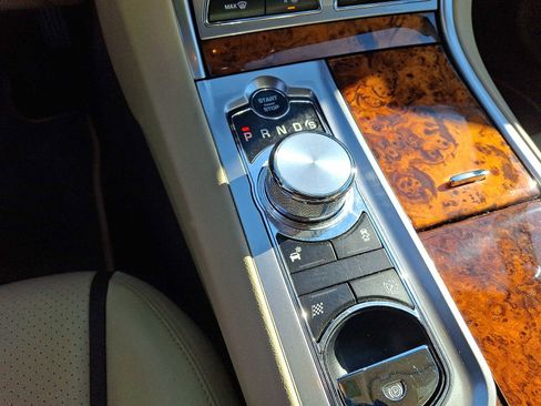 Used 2015 Jaguar XF Portfolio image 16