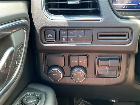 Certified 2024 Chevrolet Tahoe LT w/ LT Signature Package RWD image 33