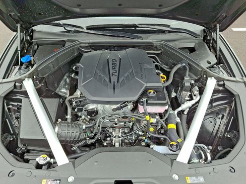 Used 2025 Genesis G70 2.5T image 27