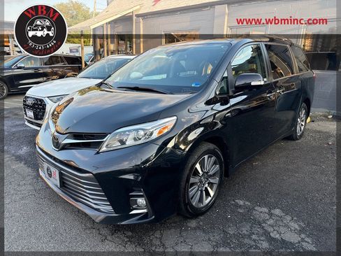 Used 2018 Toyota Sienna Limited Premium AWD/4WD image 1