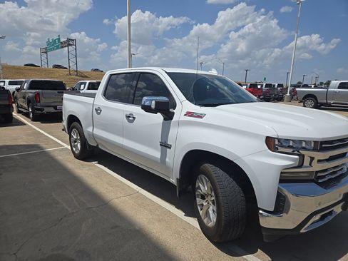 Used 2020 Chevrolet Silverado 1500 LTZ AWD/4WD image 3