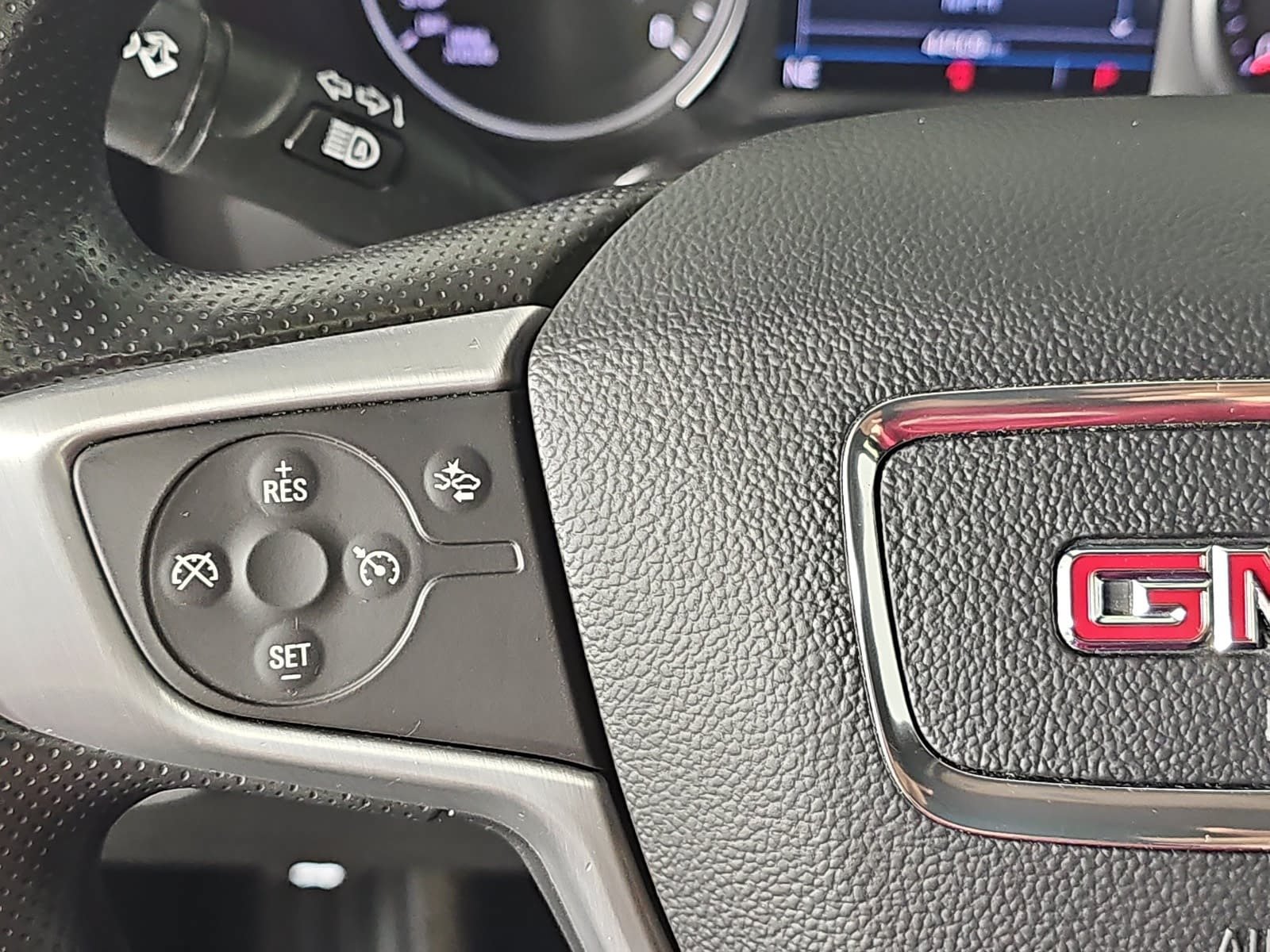 Used 2024 GMC Terrain SLE AWD/4WD image 14
