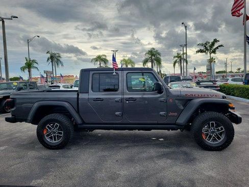 Certified 2025 Jeep Gladiator Mojave w/ Safety Group AWD/4WD image 8