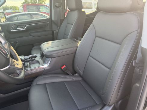 Used 2024 GMC Sierra 1500 SLT RWD image 8