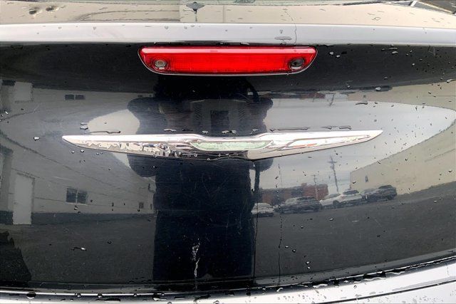 Used 2019 Chrysler 300 S RWD image 29