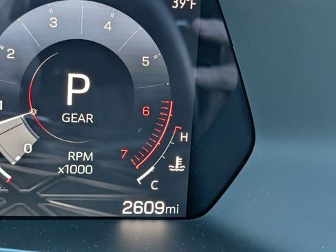 Used 2025 GMC Canyon Elevation w/ Convenience Package image 10