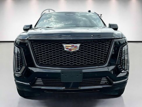 Used 2025 Cadillac Escalade Sport Platinum AWD/4WD image 2