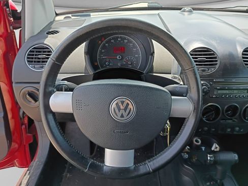 Used 2009 Volkswagen Beetle S FWD image 12