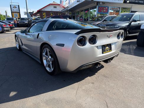 Used 2005 Chevrolet Corvette Coupe w/ Preferred Equipment Group RWD image 5